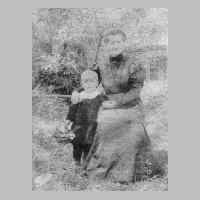 095-0017 Frau Bertha Weder mit Sohn Franz im Jahre 1919.jpg